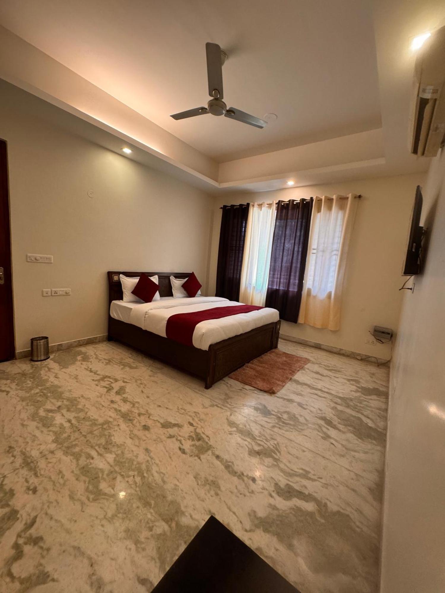 Hl Grand Hotel Lucknow Luaran gambar